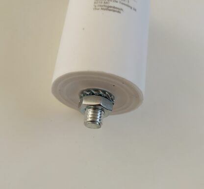 Condensateur moteur 14µf 450v w1-1v1014n avec vis m8