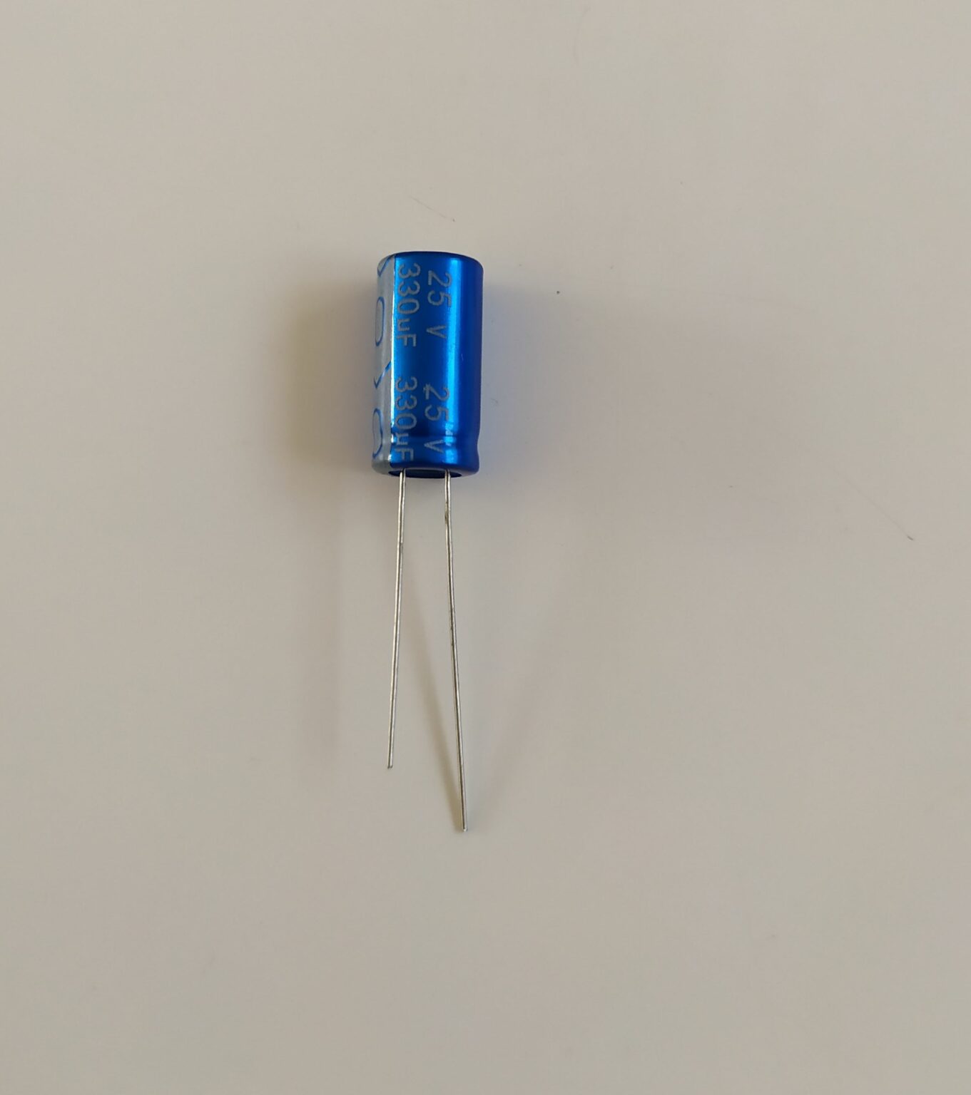 Lot De 10 Condensateurs électrolytiques 47µF 25V 105°C - Aluminium Polarisé, Pour électronique, Neufs Sous Bande