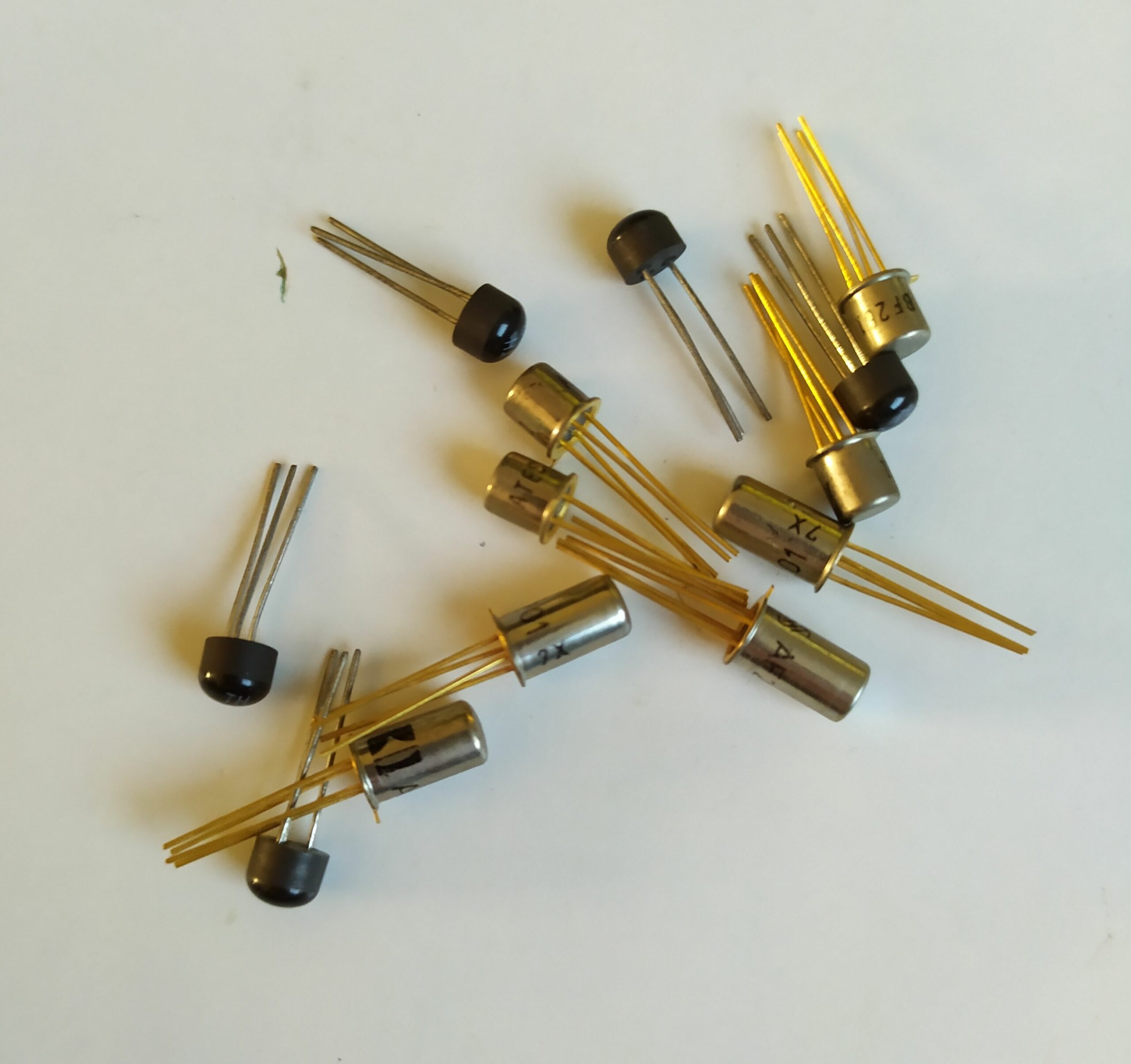 Lot de transistors vintage RepTronic