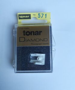 TONAR 571-DS AUDIO TECHNICA VM-8-7 D; SANYO ST-35VD, MG-35V