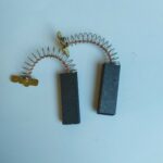 Jeu de 2 charbons moteur Bosch 00154740 (35mm x 12,5mm x 5mm)