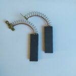 Jeu de 2 charbons moteur Bosch 0061605 00631706 (43mm x 13,5mm x 5mm)