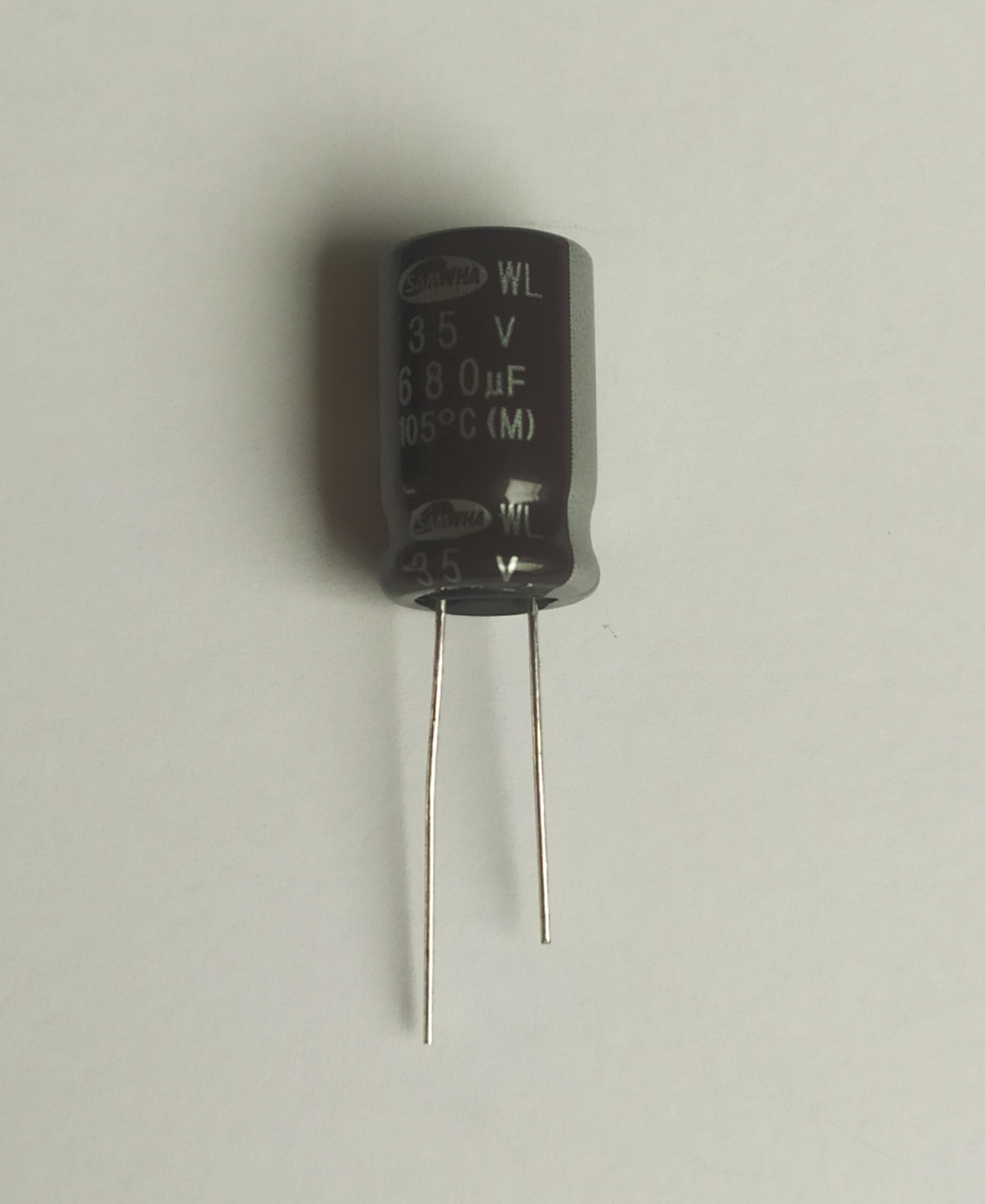 Condensateur 680µF 35V 105°