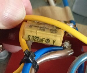 Condensateur RIFA PME 271 Y 522 0,022µF Y vue 2
